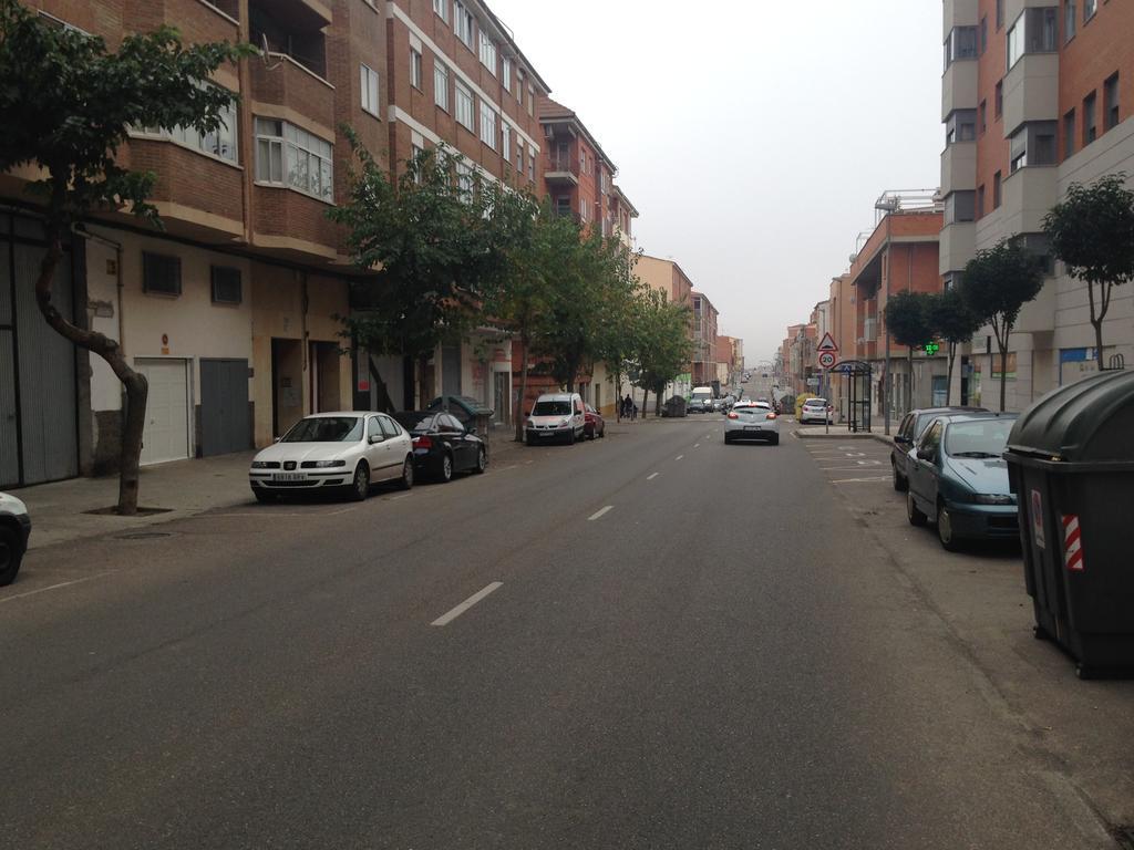 Hostal El Poligono Zamora Exteriör bild